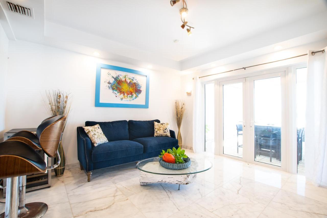 Caprice 9 - Oceanfront - Gated Community With Pool